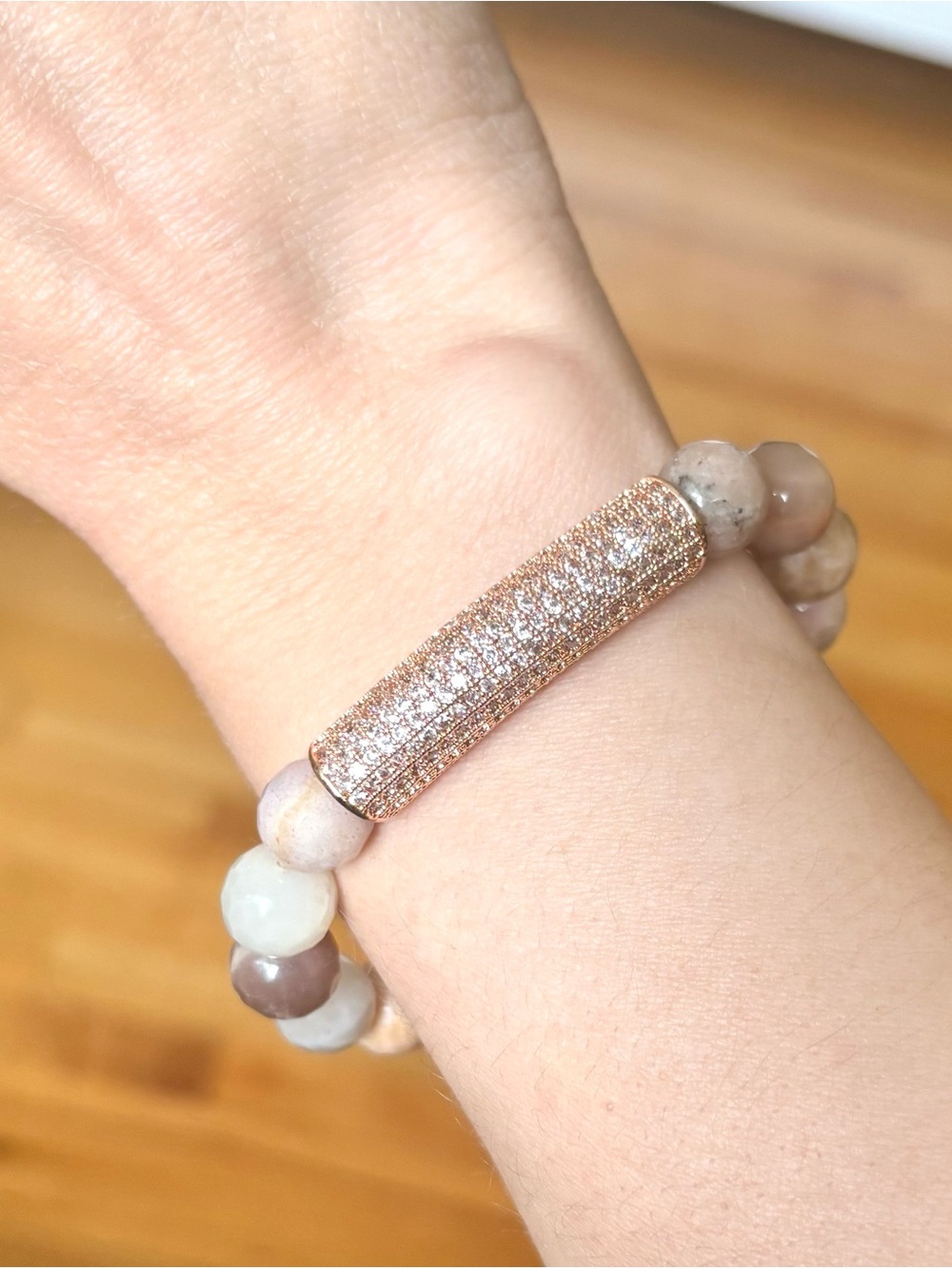 Faceted pink agate bead bracelet with sparkly gold-tone bar